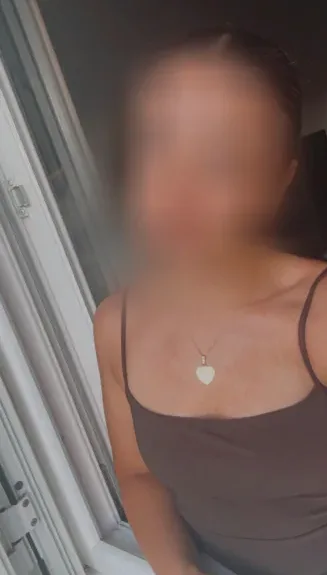 Emilia, 25