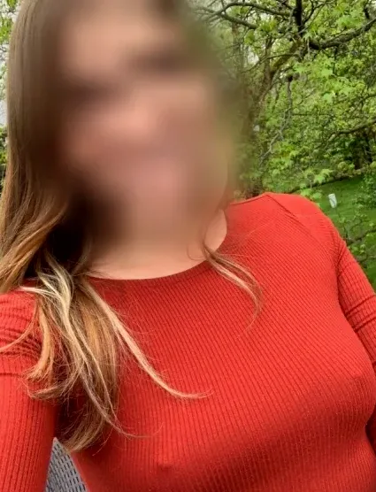 Emily, 32