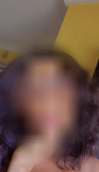 Emma, 33
