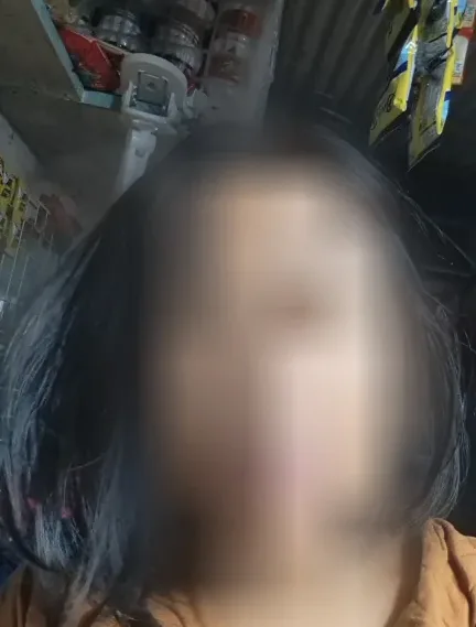Emma, 32