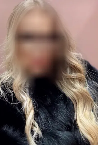Lena, 32