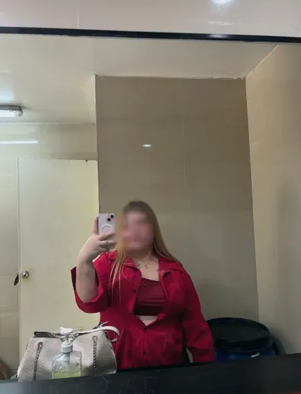Neele, 26