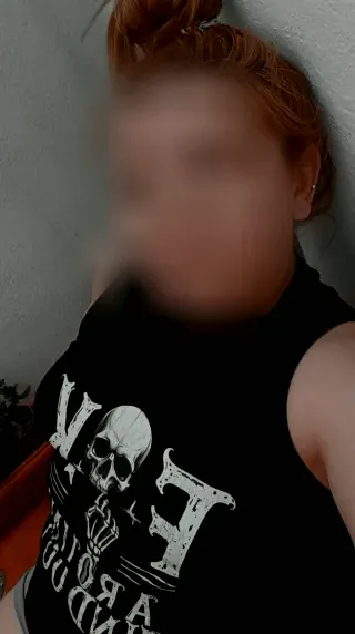 Nina, 35