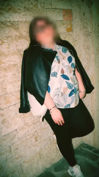 Saskia, 29